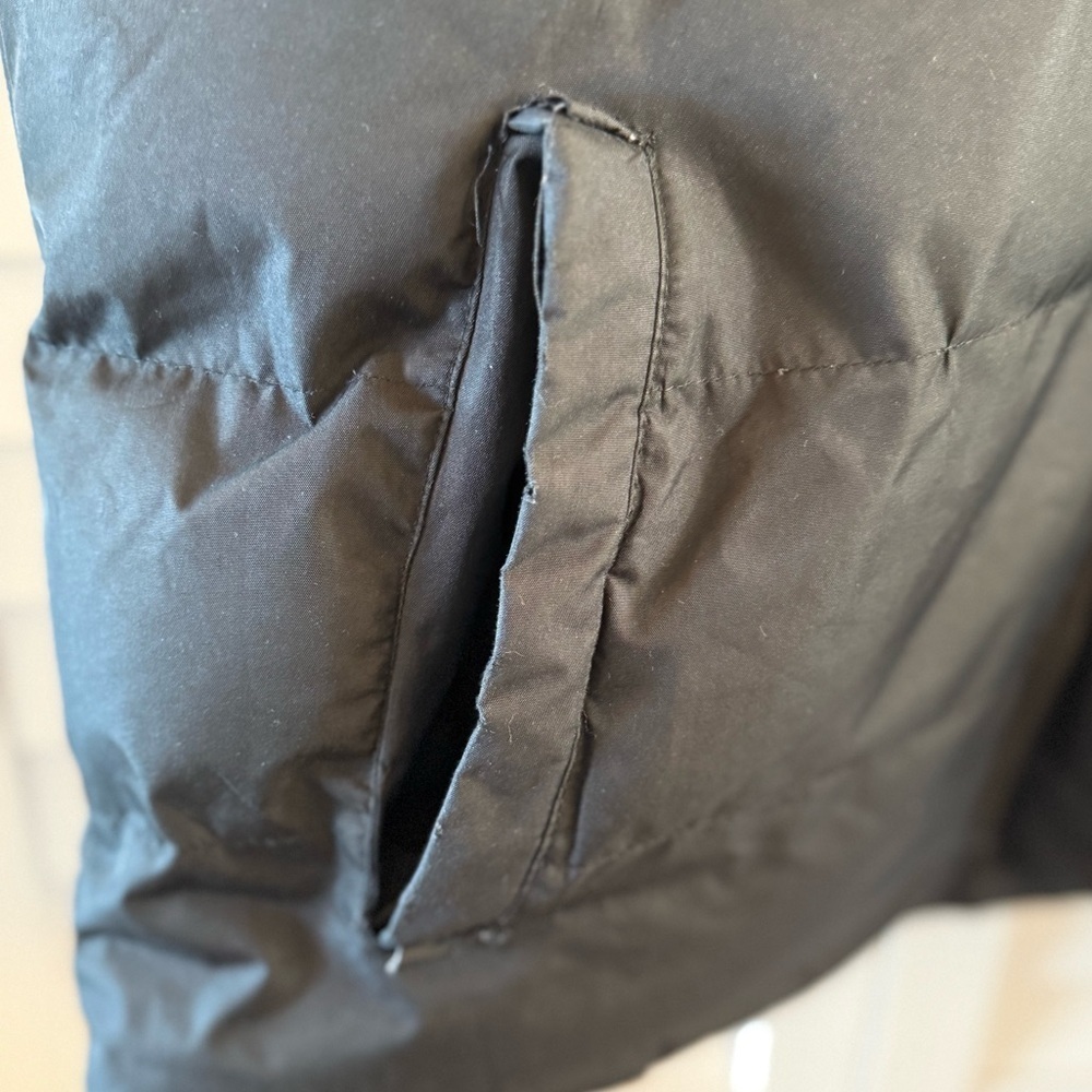 👀Host Pick👀 🇨🇦 Canada Weather Gear Men's Black Puffer Vest Size XL - Picture 9 of 9